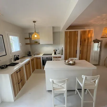 Holiday home Casa Con Jardin Privado, Chimenea Y Piscina Comunitaria, Cerca Del Golfo Y Playa De - Es-226-31 *